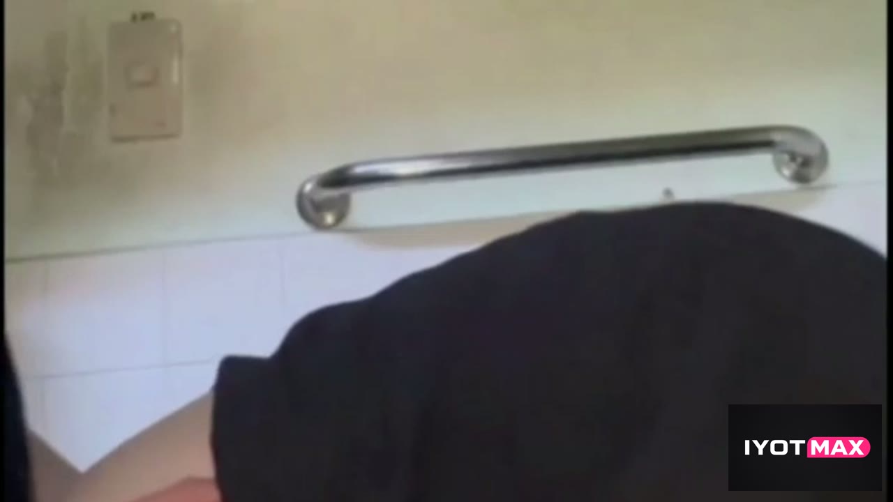Pagkatapos gumala sa cr nagpakawala