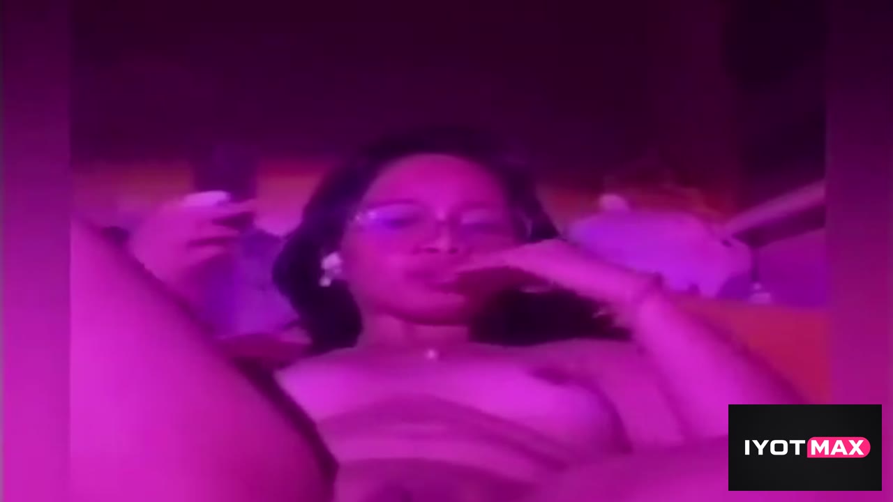Sinalsal ni janice ang masarap na pekpek