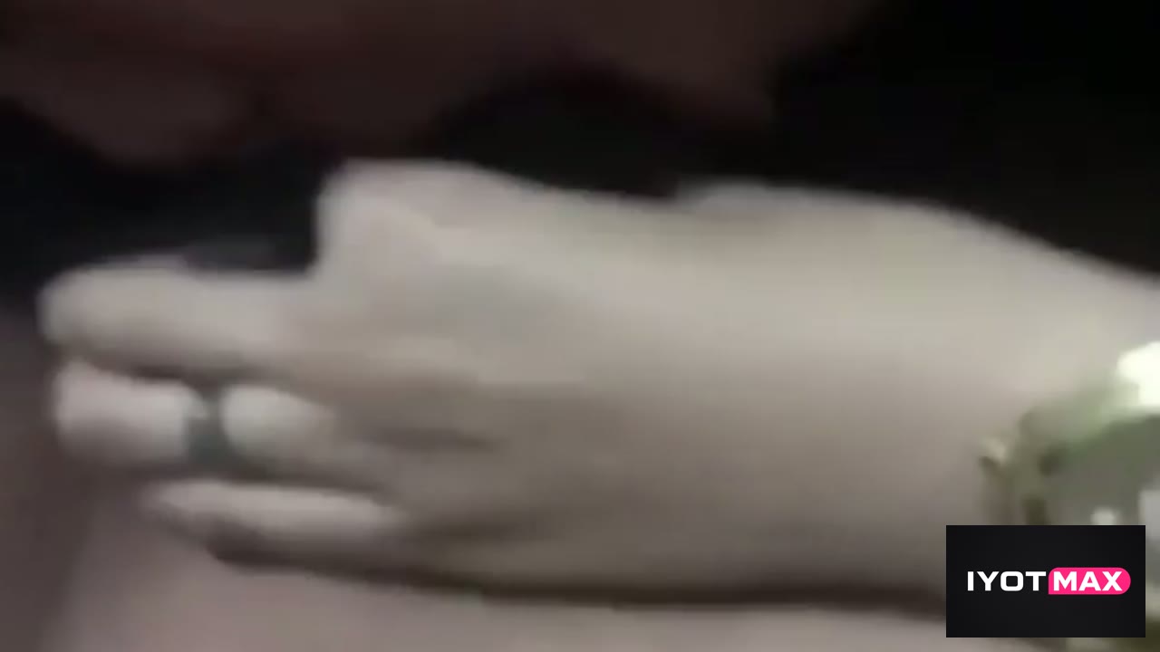 Kinikilig habang tinitikman si tito