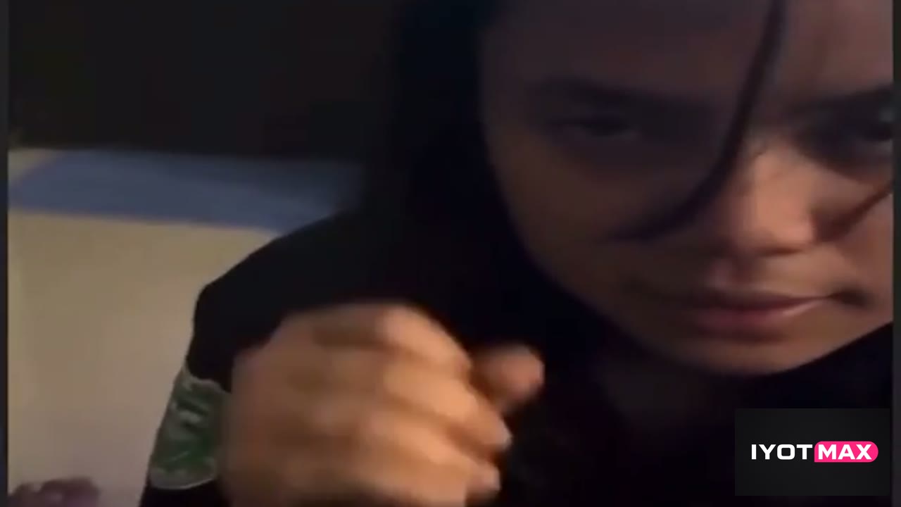 Kumakain ng utog na tite