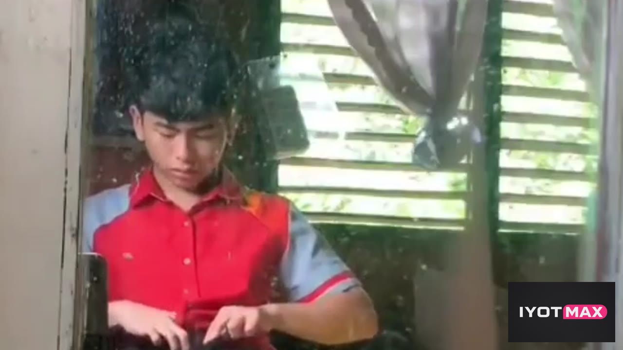 Pasabog bago pumasok si Jollibee Guy